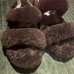 Uggs Slippers 