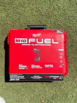 Milwaukee M18 FUEL 3/8” Mid-Torque Impact Wrench Kit | 2960-22R