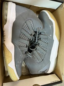Jordan Max Aura Size 12M
