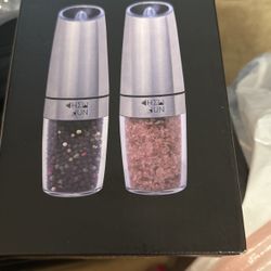 New Gravity Electric Salt and Pepper Mill Set