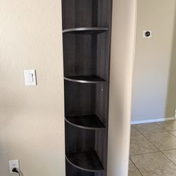 Rounded corner shelf