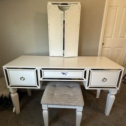 Vanity With Mirror