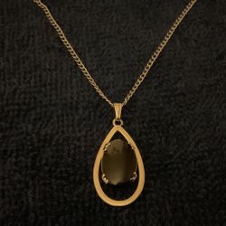 18” Silver Necklace With Teardrop Pendant With Onyx Stone 