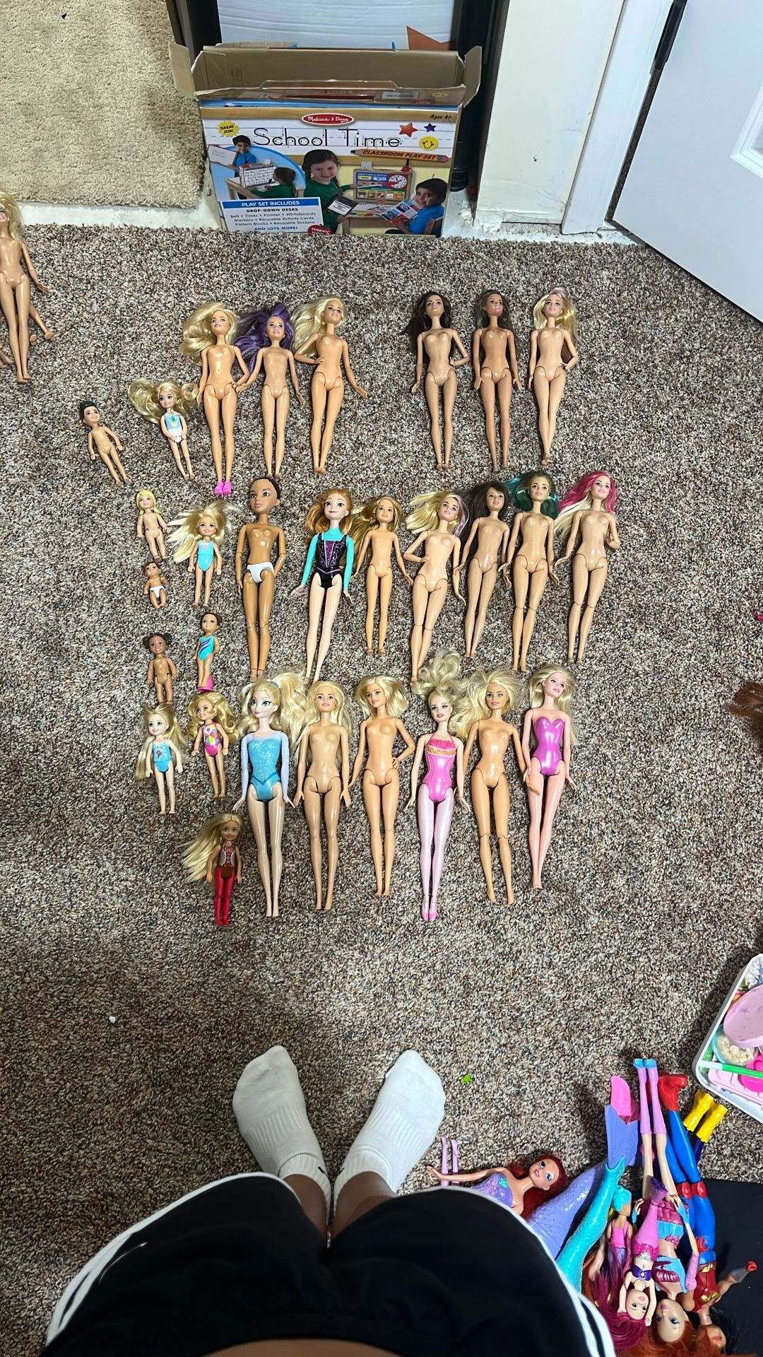 29 barbie dolls