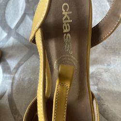 Perfect Condition Never Used Size 6 CKLASS.. 