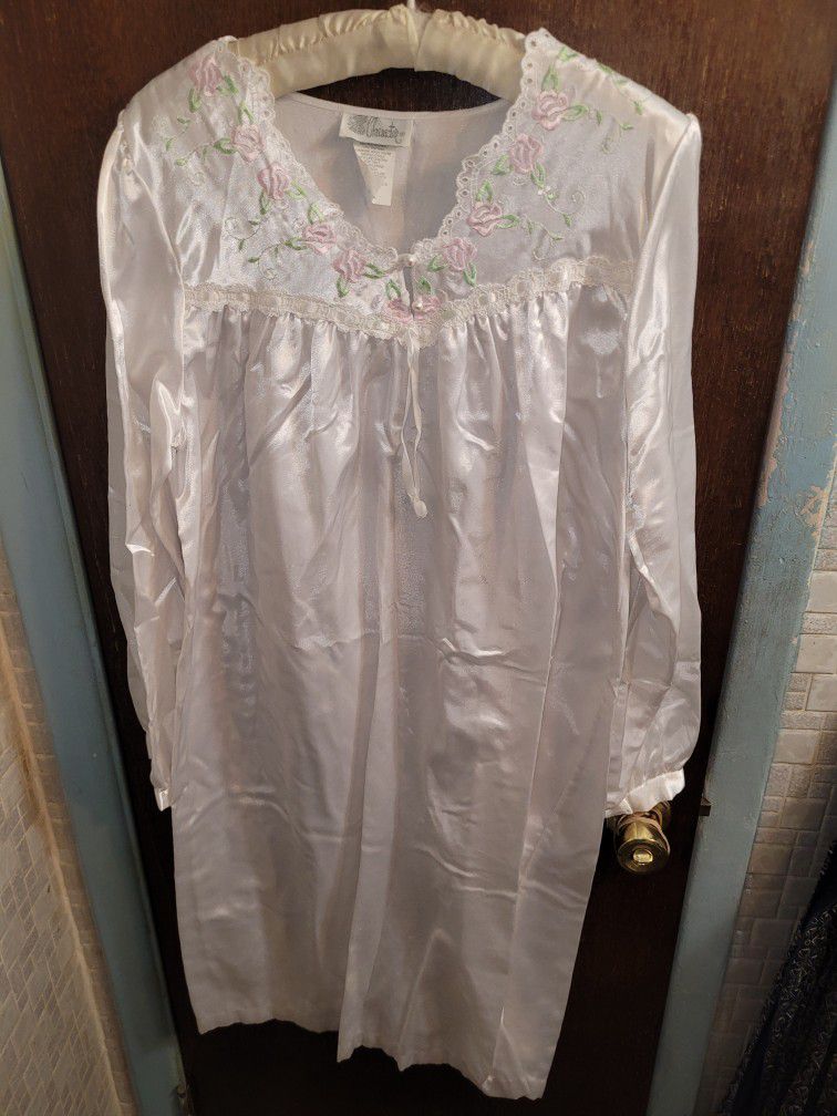 Ladies Nightgown-New-small