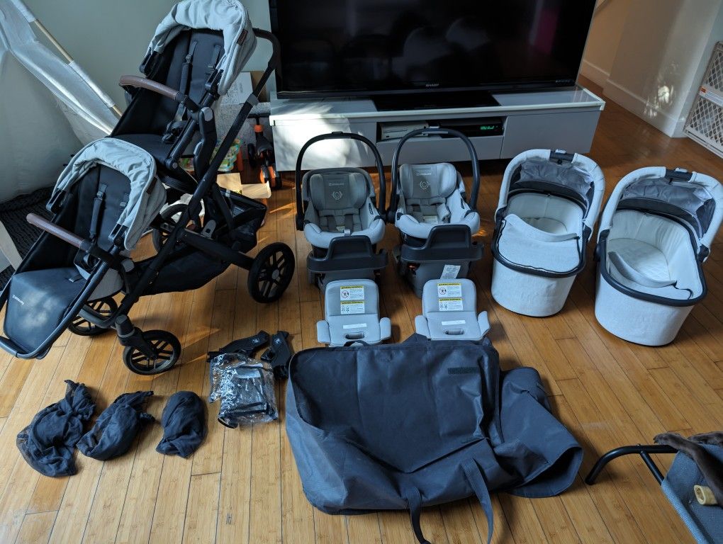UPPAbaby Vista V2 Double Stroller for TWINS + 2 Mesa Max Car Seats (includes 2 Bassinets)
