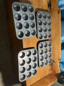 EKCO 4 Muffin Pans