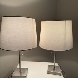 2 White Lamps 