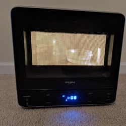 0.5 cu. ft. Countertop Whirlpool Microwave 750W Cooking Power
