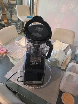 Ninja Blender with Pitcher and Lid