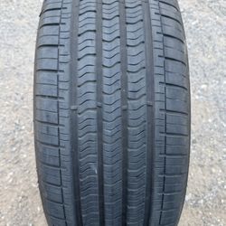 Goodyear 235/40/19  (1) Tire 