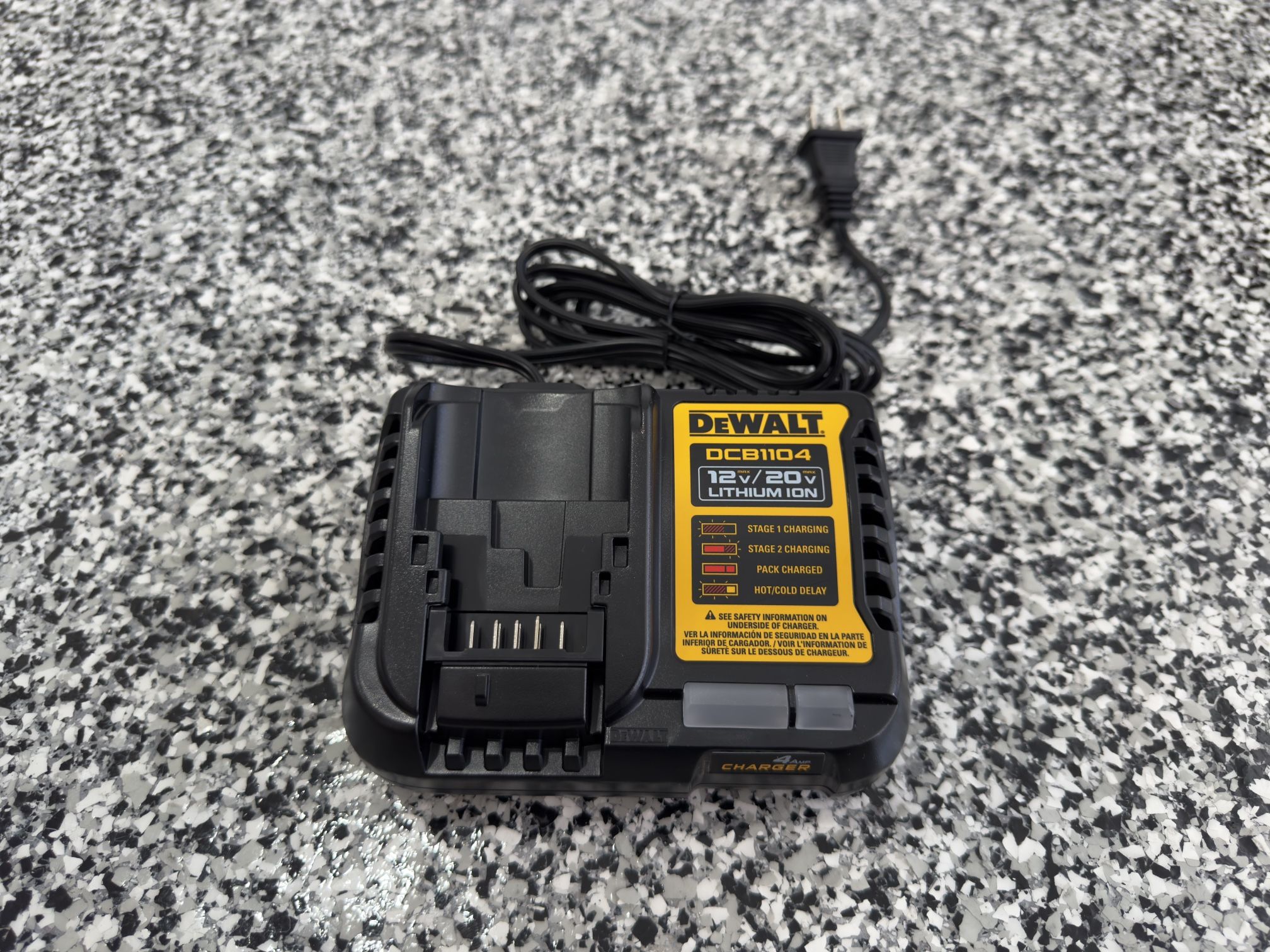 DEWALT 12V / 20V Lithium-ion Battery Charger
