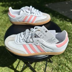 Woman’s Adidas Samba OG J