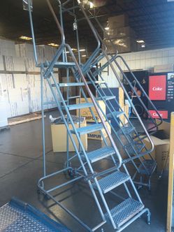 7 step industrial steel rolling ladder