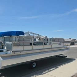 89 GREGOR PONTOON 22FT