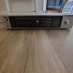 Sanyo graphic equalizer and stereo with integrated amplifier receiver