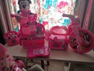 Mini mouse toys and rocking chair