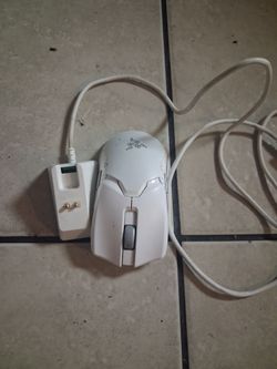 Gaming pc mouse razer viper ultimate missing side grips but still works perfectly
