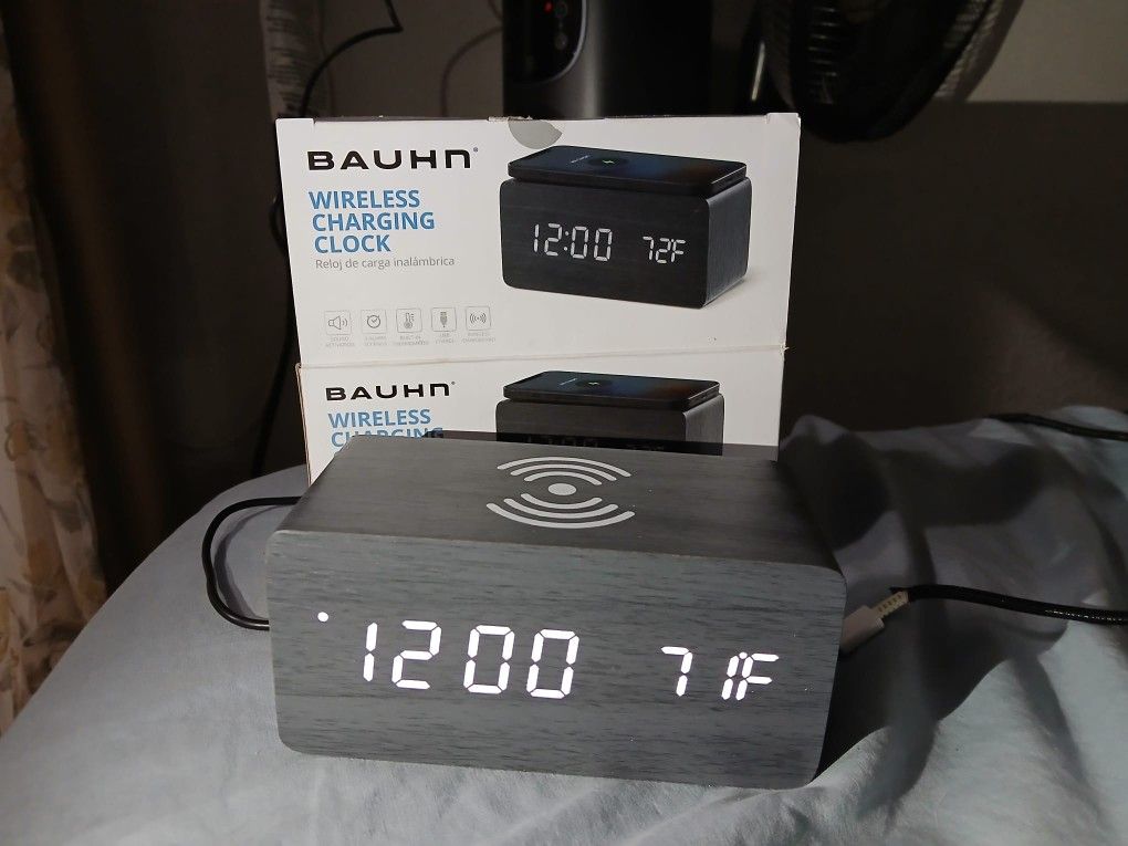 Reloj Depertador. Carga Inalambrica Para Phones ...