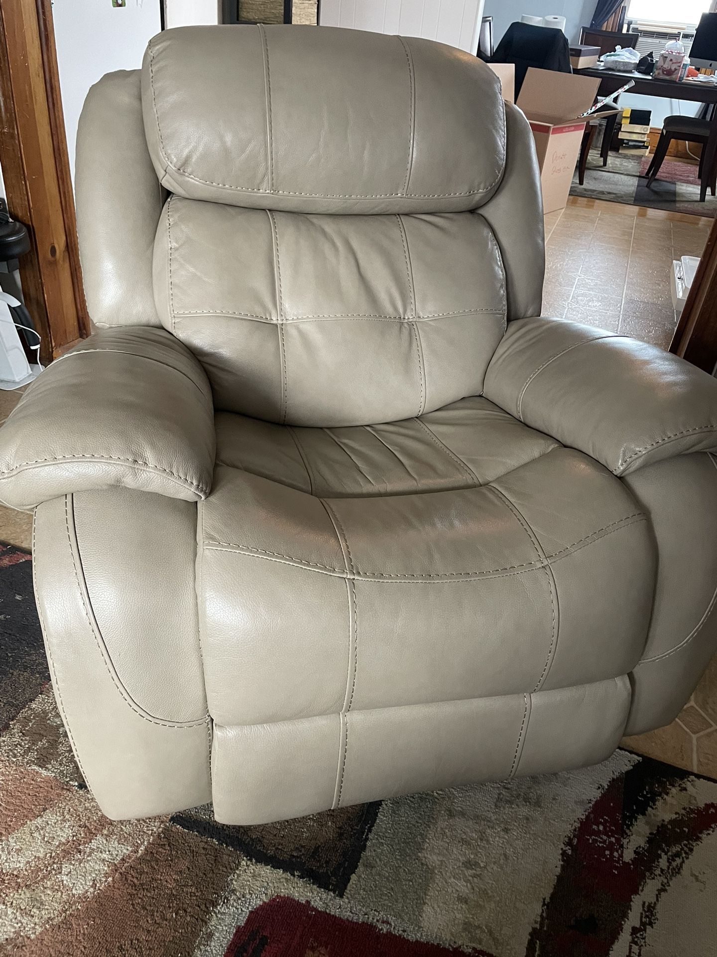 Leather Power Recliner. Exactly Like New!!