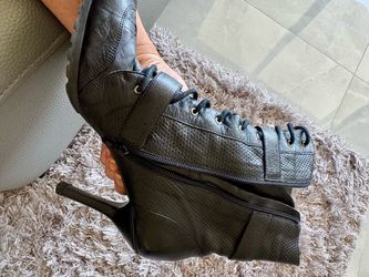 Women’s shoes