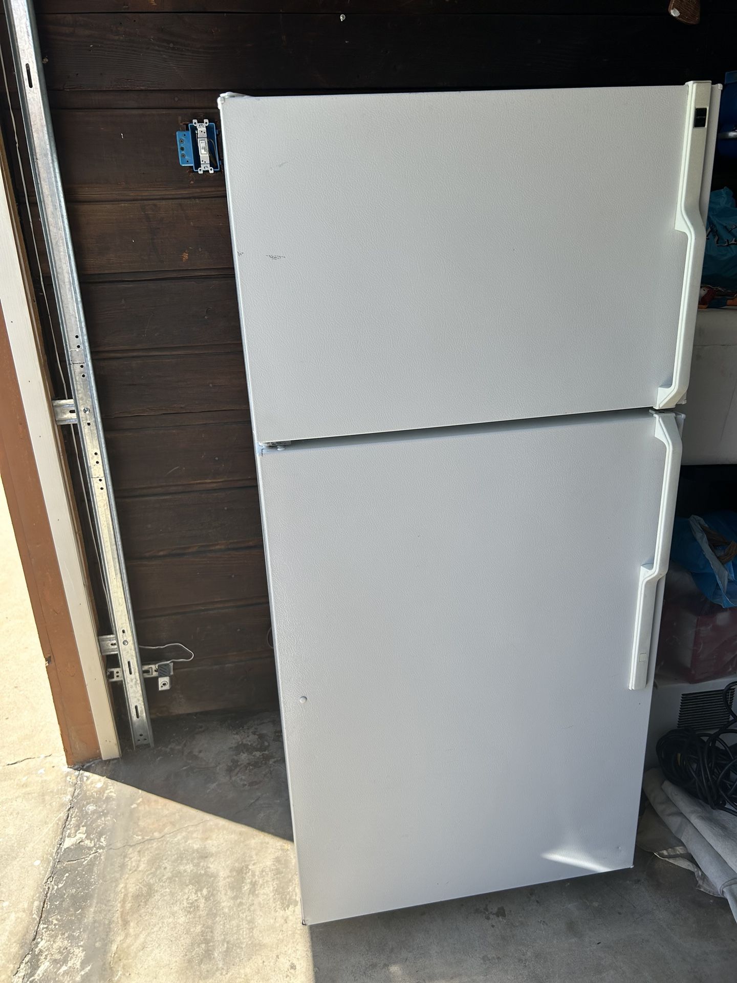 Refrigerator 