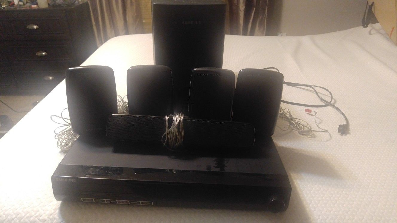 Samsung surround sound and DVD player