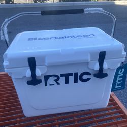 RTIC 20qt Ultra Tough Cooler
