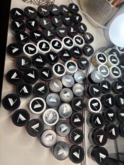 Valentino Beauty Pure Entire Pigment Collection - Acrylic nails