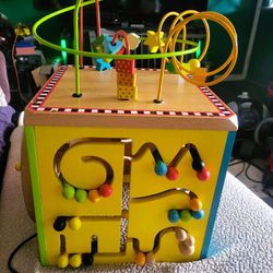 ACTIVITY CUBE - LOTS TO KEEP A CHILD BUSY