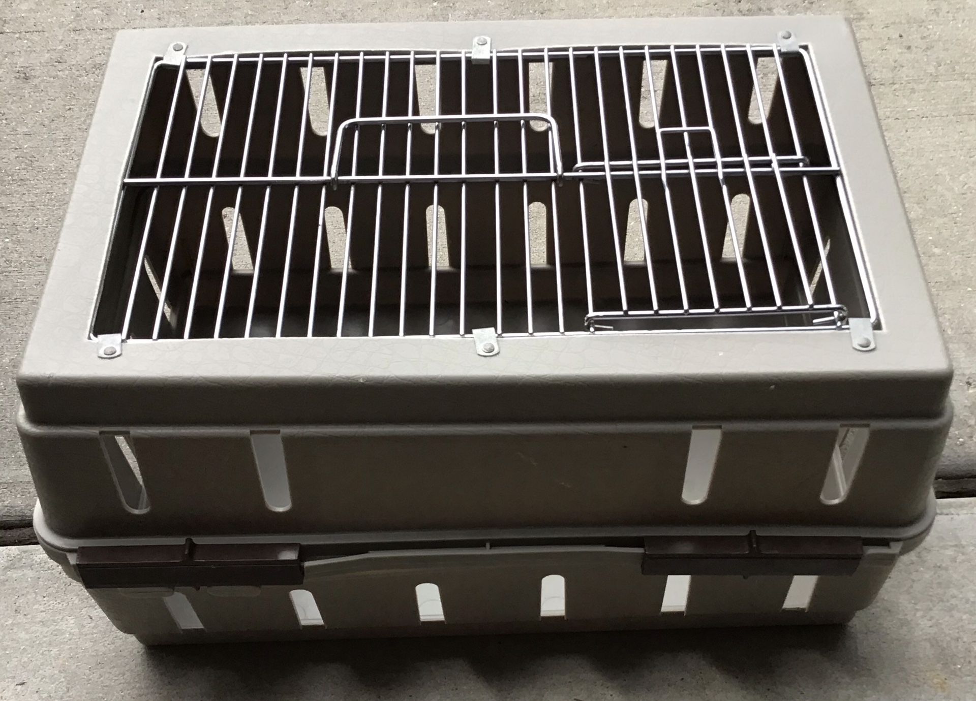 Small Pet/Bird Carrier Cage
