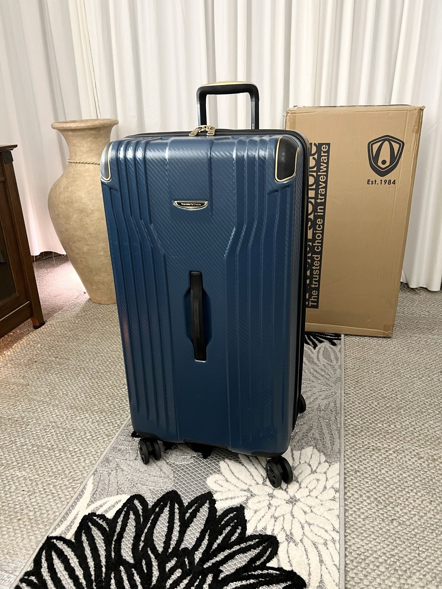 Hardside Luggage Spinner 30"