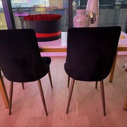 BLACK CHAIRS