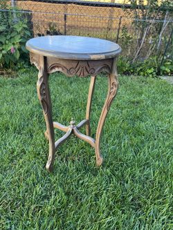 Vintage Ornate Wood Accent / Plant Table