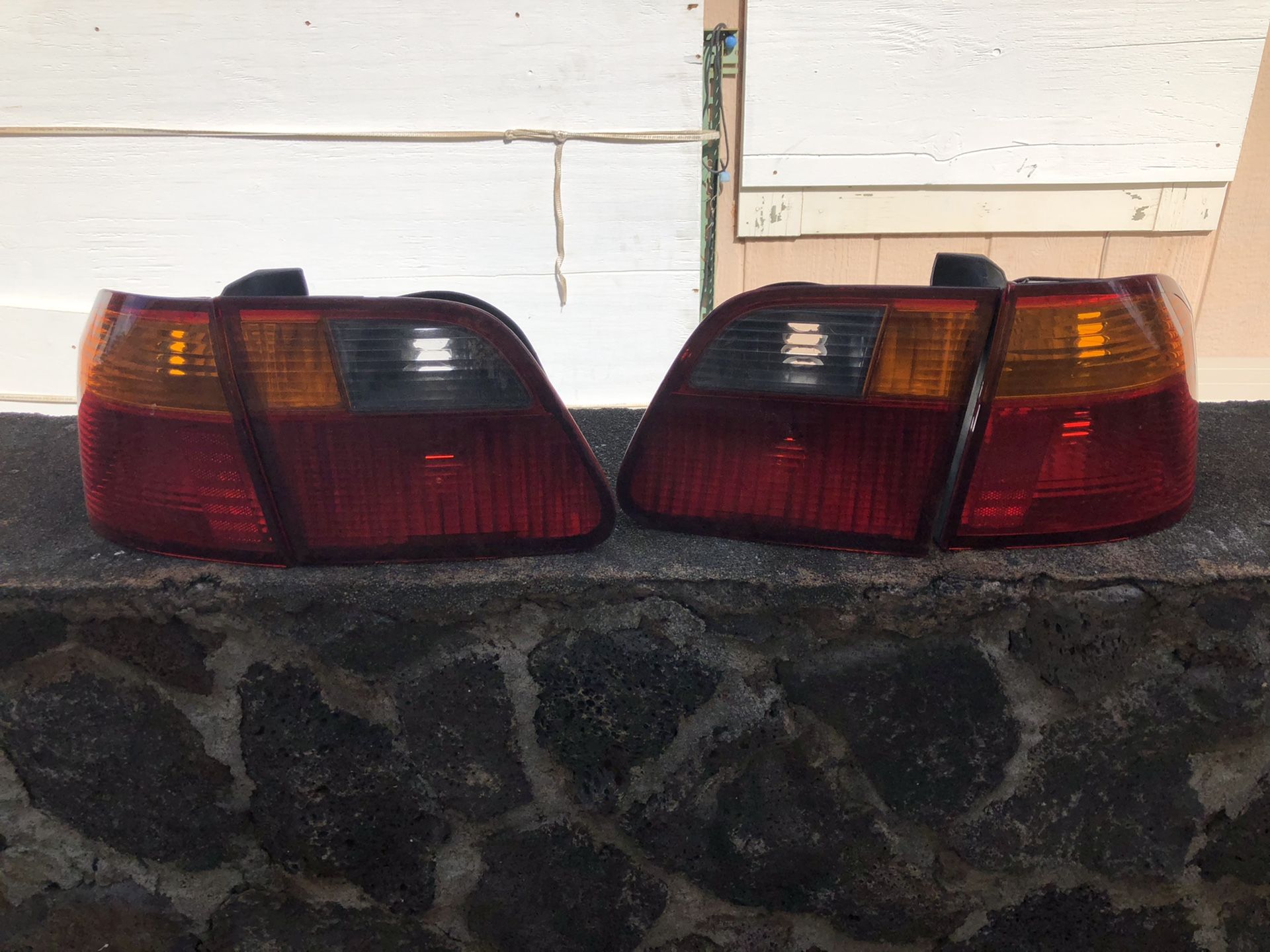 99-00 civic 4 door tailight