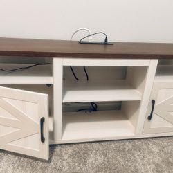 TV Stand w Cabinets, Storage & Charging Ports – Like New