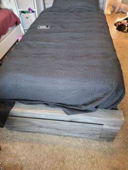 2 Twin Beds With Mattresses 