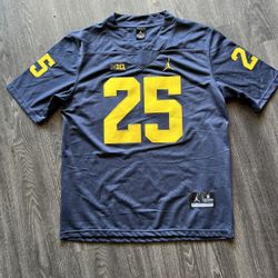 🚨FAB SALES‼️ 40$ Jerseys Or for100$ GET ON THE SALE NOW IT WILL NOT LAST FOR LONG WHAT WE HAVE IS ALREADY ON THE PAGE JUST SAY YOUR SIZE YOU NEED AND