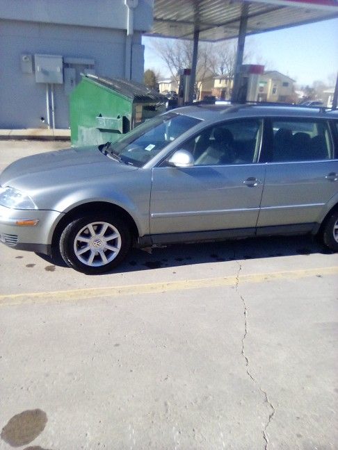 2004 V. W. Passat. Wagon.