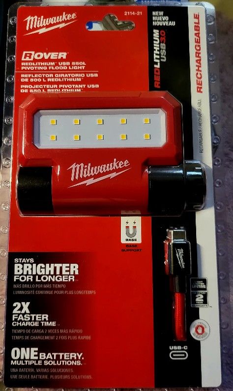 Milwaukee Rover USB Pivioting Flood Light