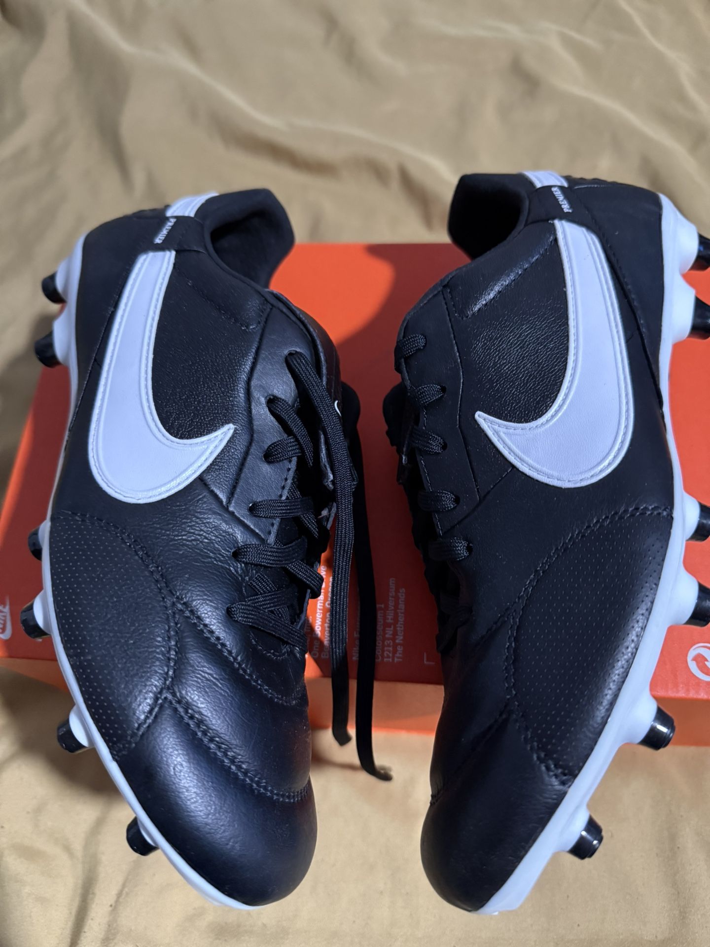 Nike Premier Size 7 $ 70