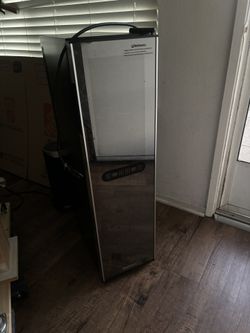 Wine enthusiast  fridge 18 Bottles 