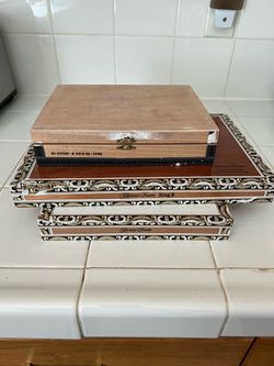 Lot of cigar boxes
