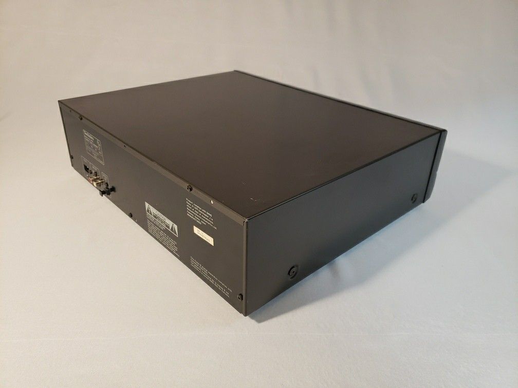 Technics SL-PD5 Stereo MASH CD Player 5-Disc Changer with Digital Output