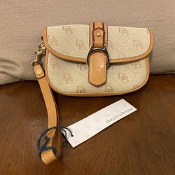 Dooney & Bourke Wristlet 