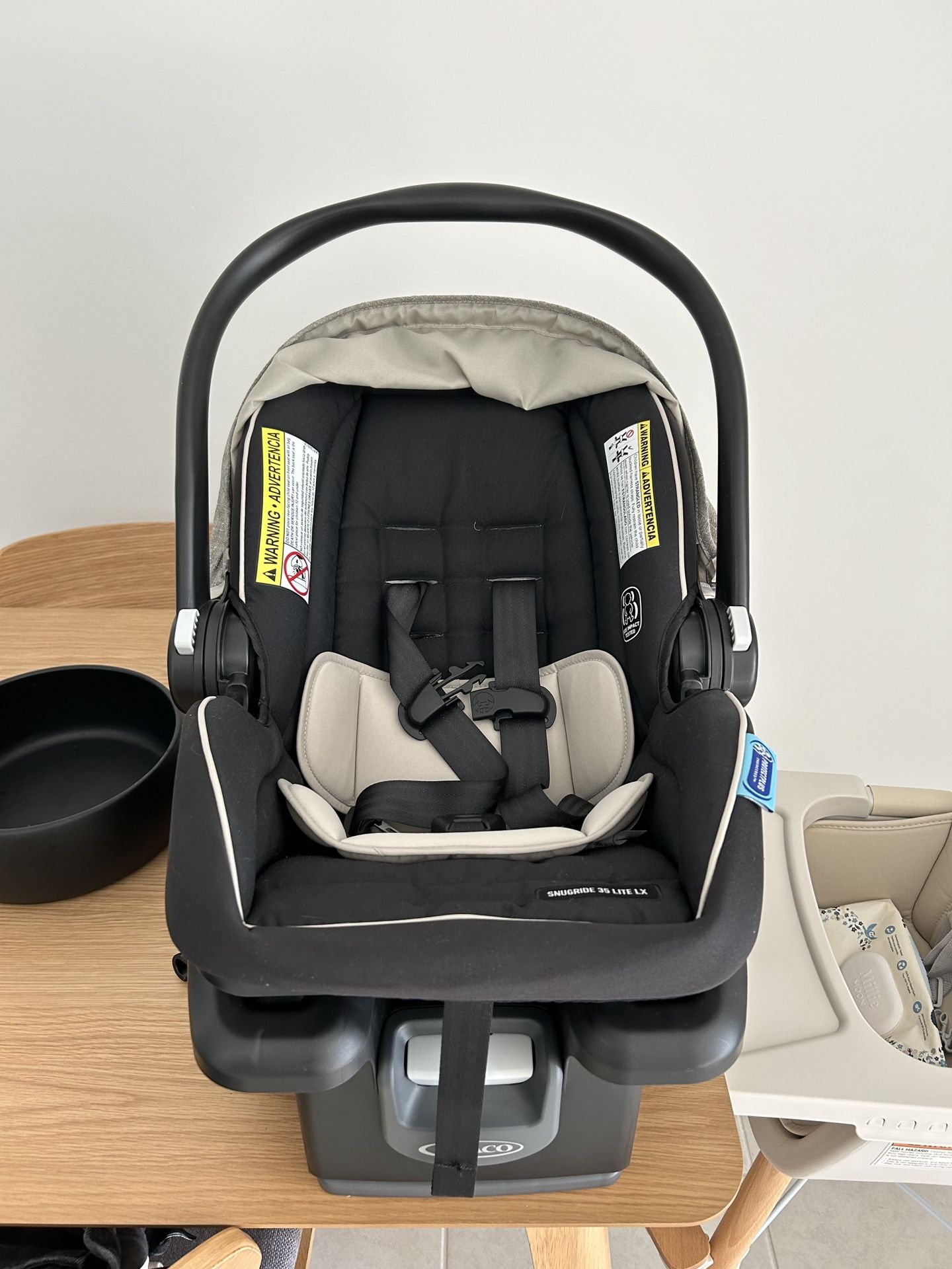 Graco infant car seat