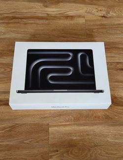 Apple - MacBook Pro 14-inch Laptop - M5 chip with 10-core CPU and 10-core GPU - 16GB Memory - 1TB SSD m