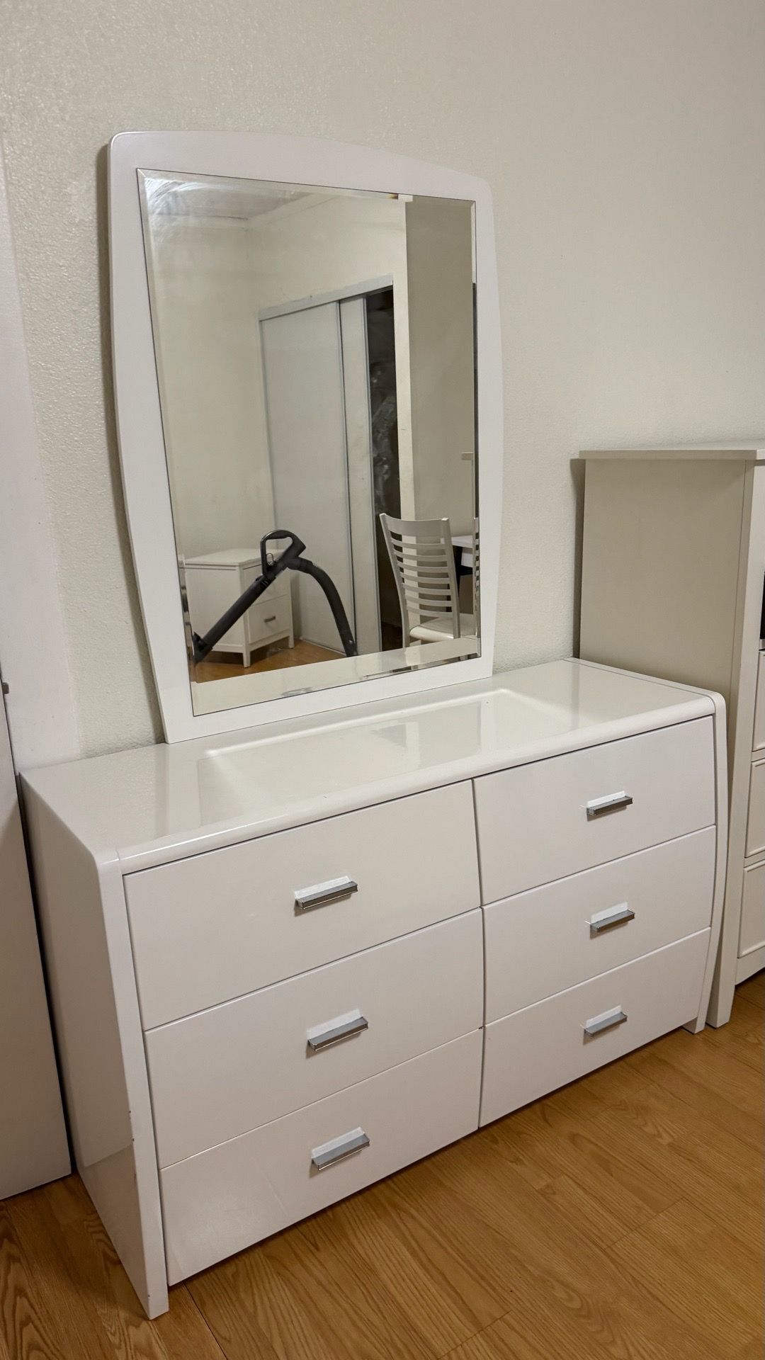 Shelf with mirror
