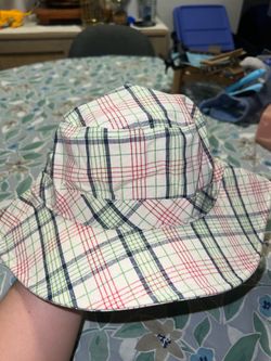 Bucket hat